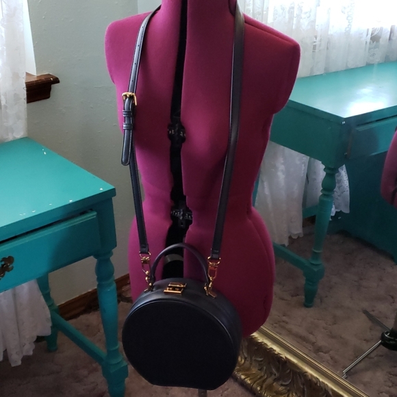 Madison West Handbags - Circle crossbody bag